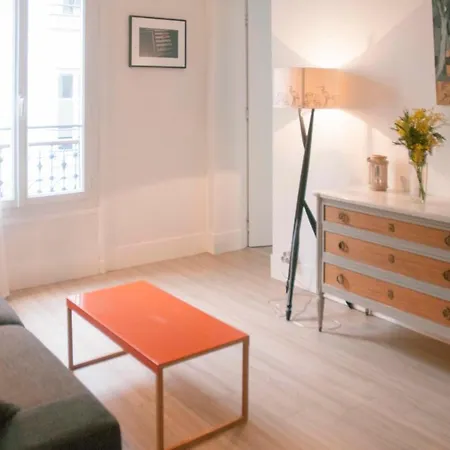 Apartment Warm Equipped Appt Refurbished! Paris